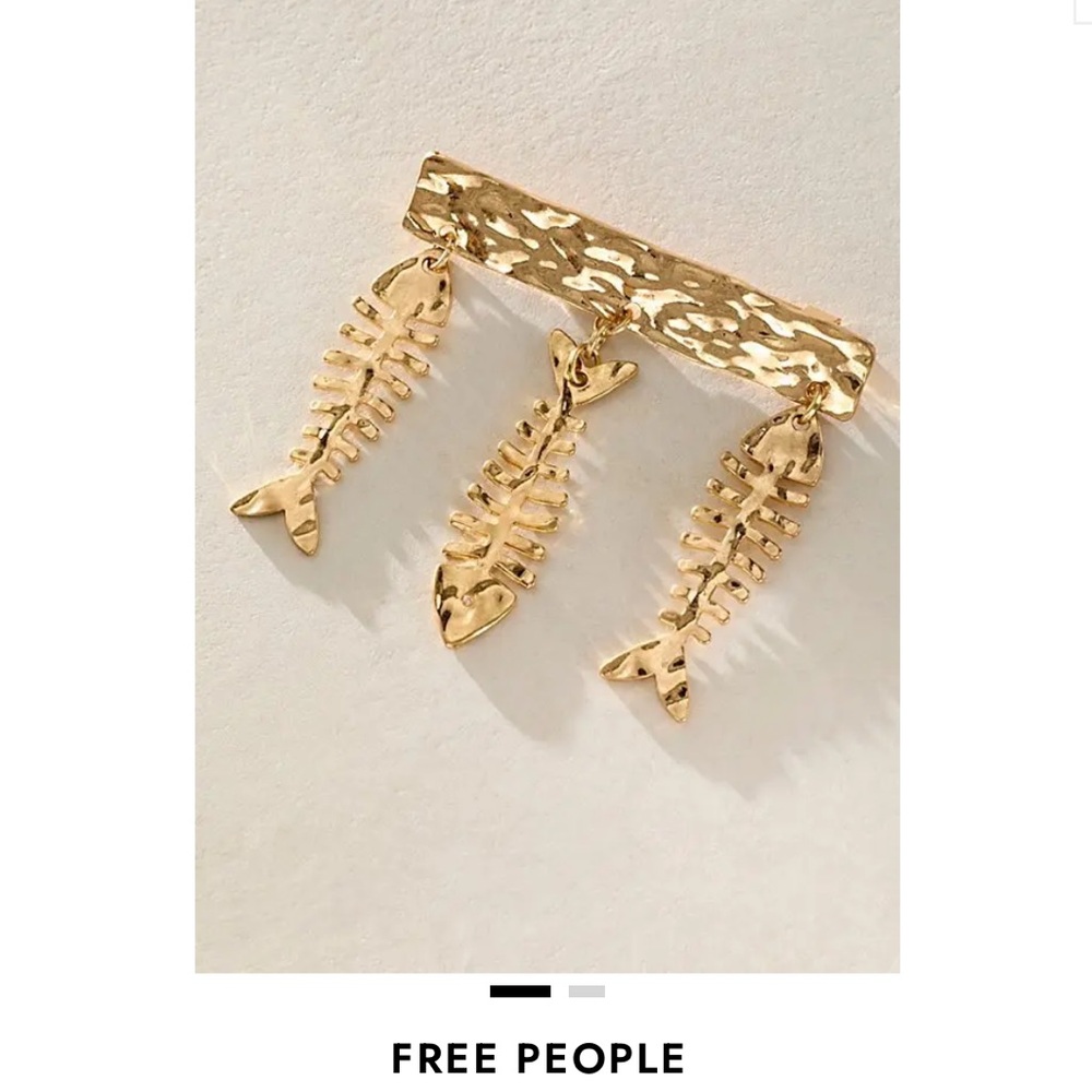 Free People Fish Outta Water Gold Broach - Picture 2 of 3